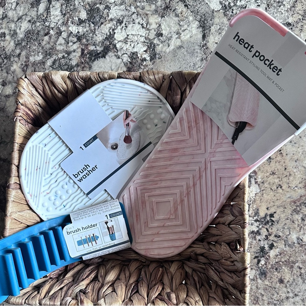 3pc Beauty Set: Brush Washer, Holder & Heat Mat- women OS